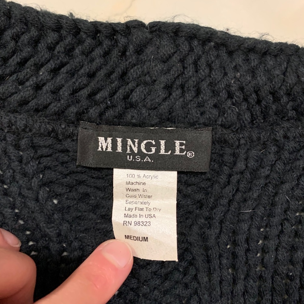 Black pullover - Picture 4 of 4